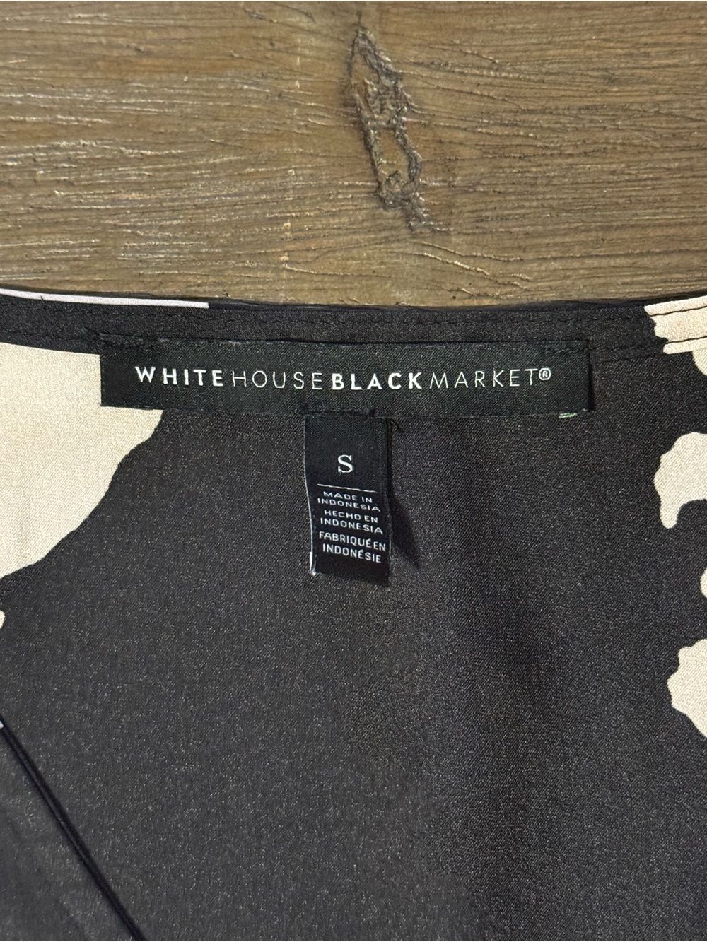 White House Black Market Black Floral V-Neck Blouson Top - Picture 5 of 9